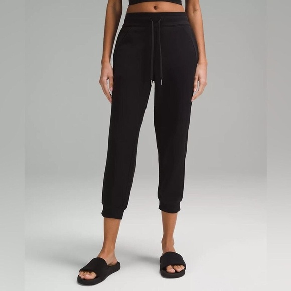 Lululemon Scuba High Rise Cropped Jogger Pants Womens 8 Washed Black - Picture 1 of 6